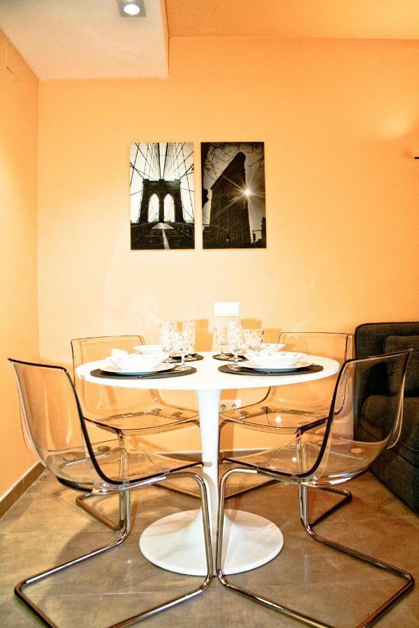 Urban Manresa-City Center Apartment With Balcony Екстер'єр фото